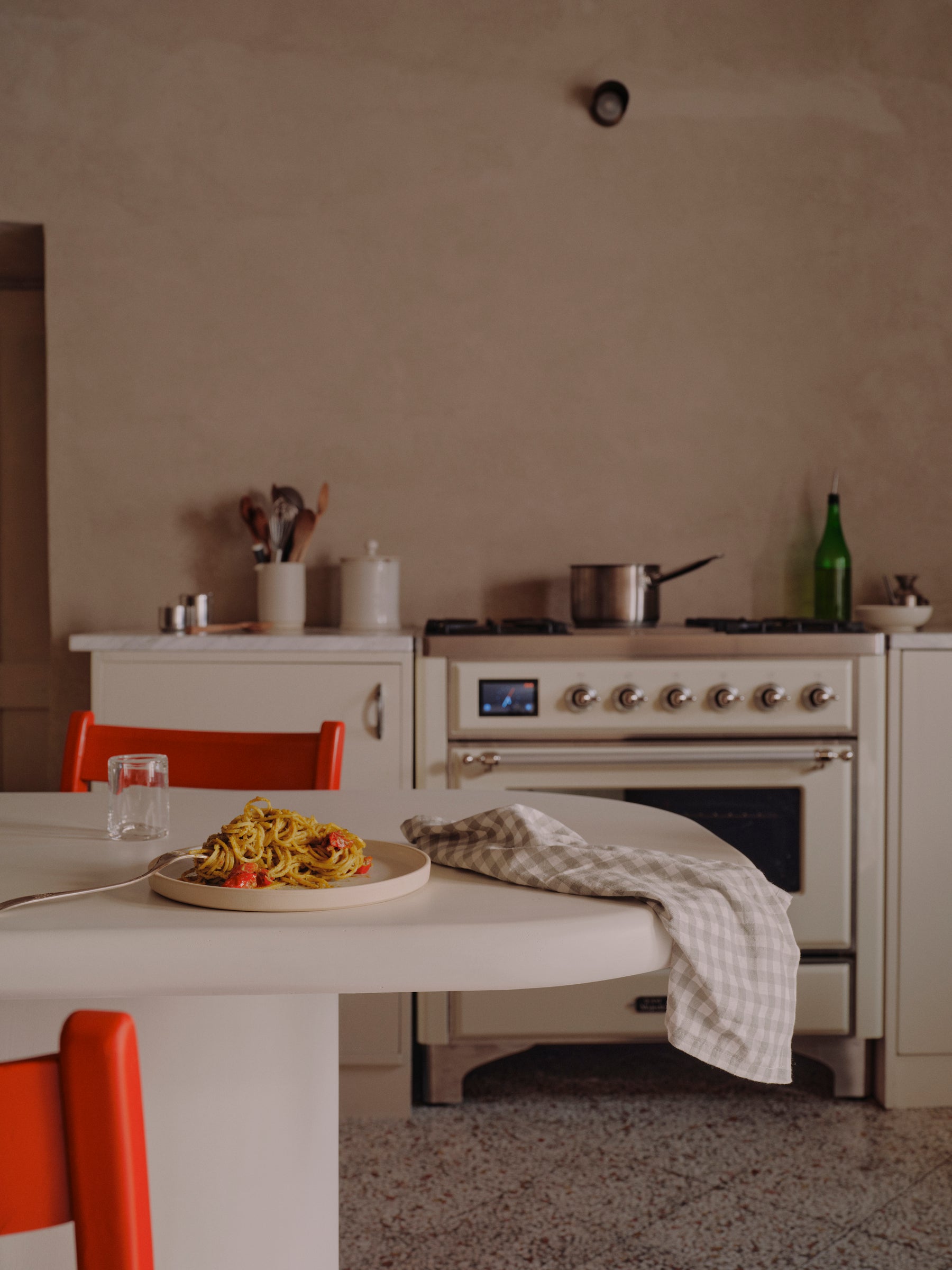 Lucca dining table