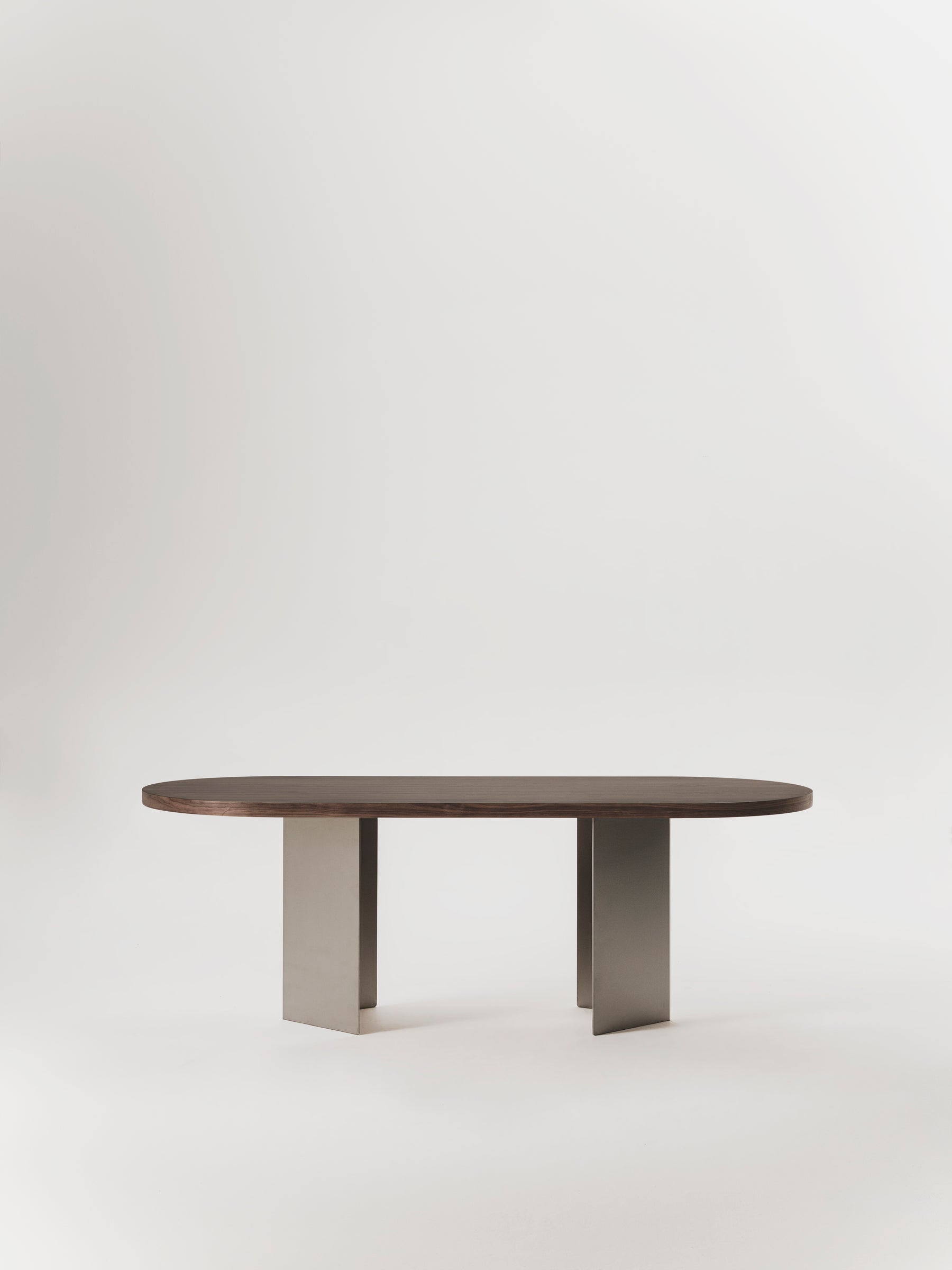Mara dining table