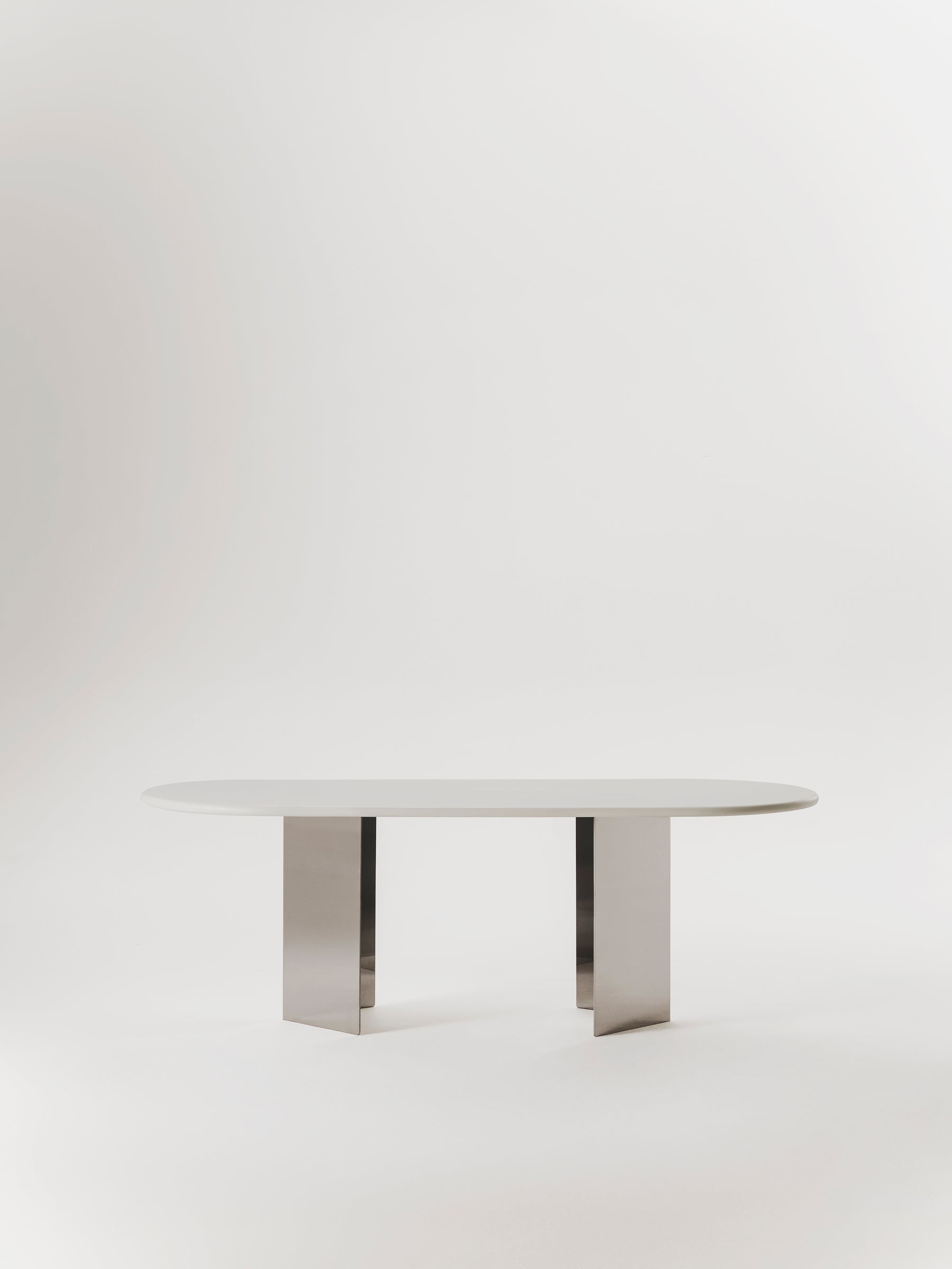 Adol dining table