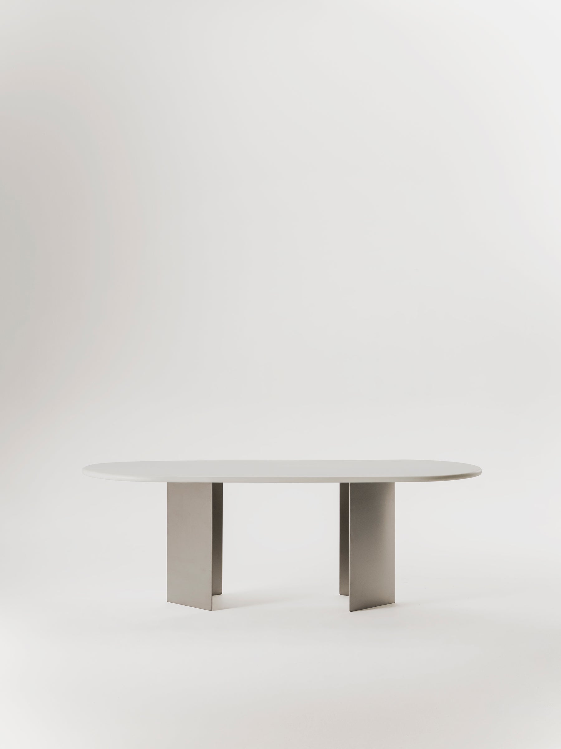 Adol dining table