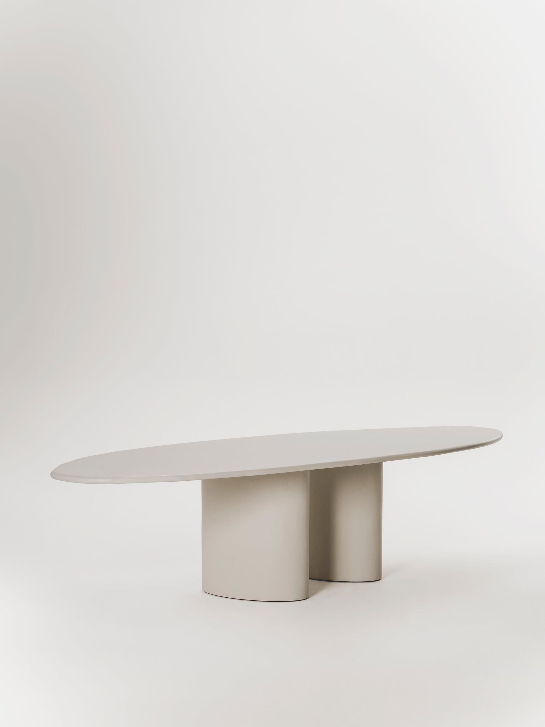 Garra Dining table