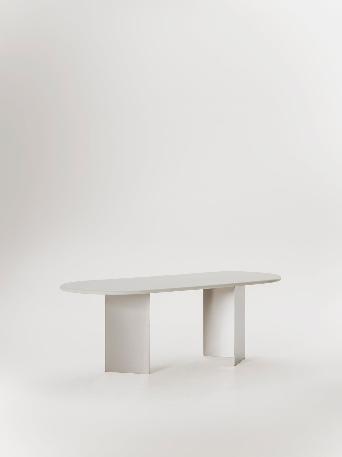 Adol dining table