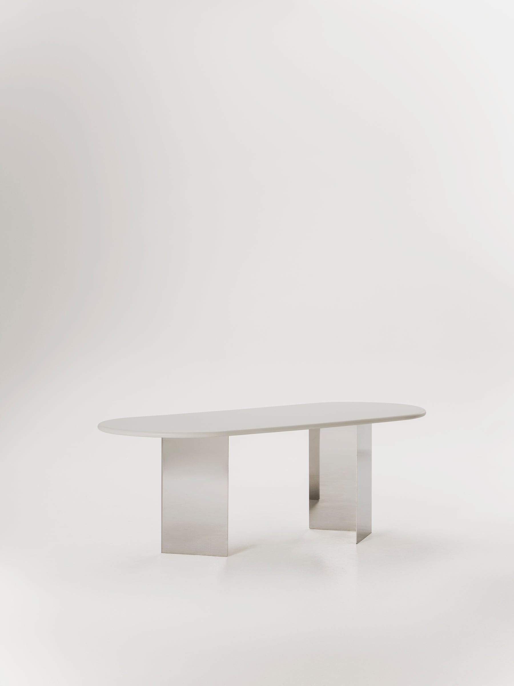 Adol dining table