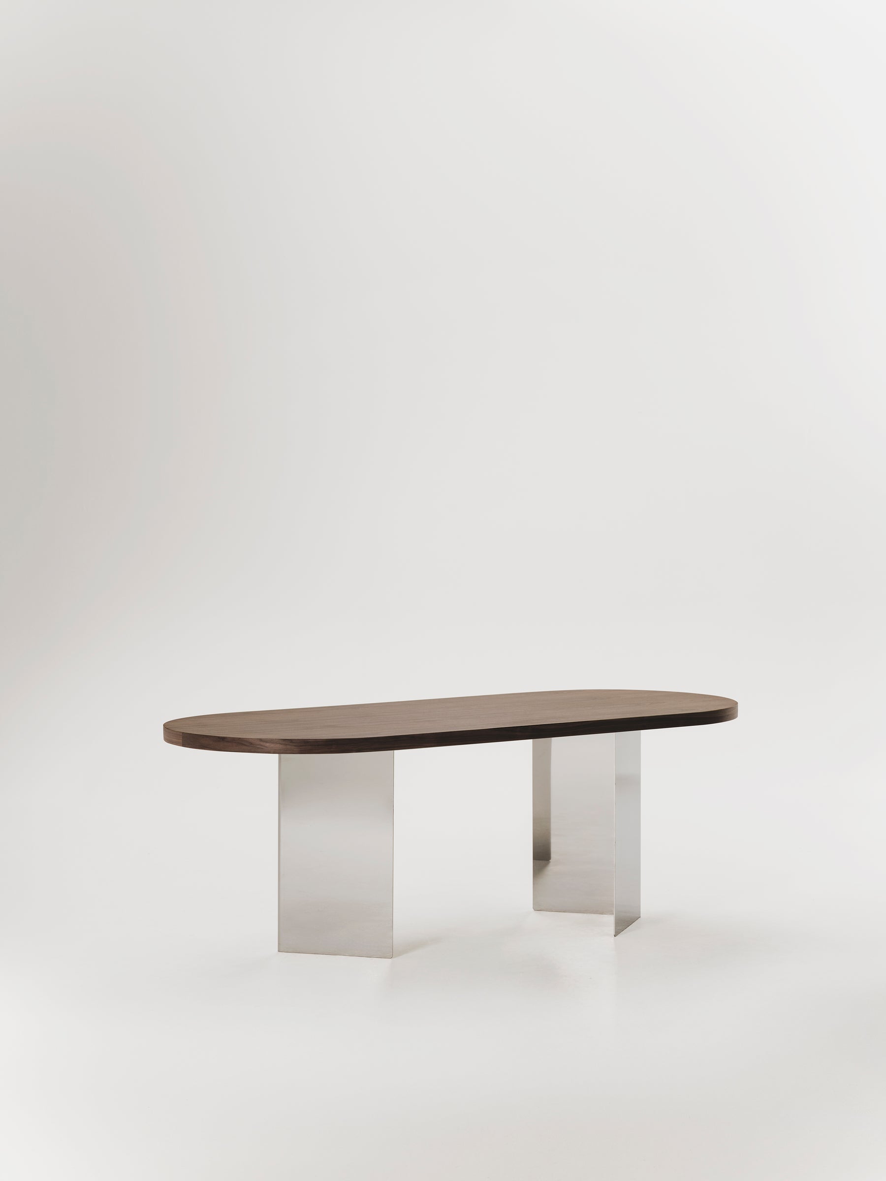 Mara dining table